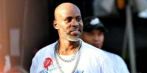 DMX poses a picure.